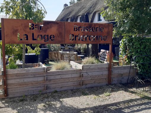 enseigne restaurant en métal