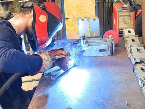 imgi_8_soudeur-atelier-B-G5tXUt ba